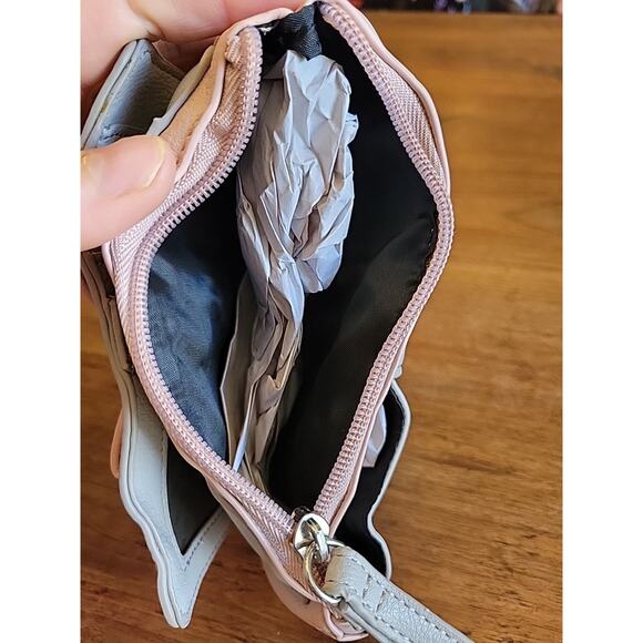 Guess Pink Gray Wristlet Wallet Bow Rhinsetone - Picture 7 of 7